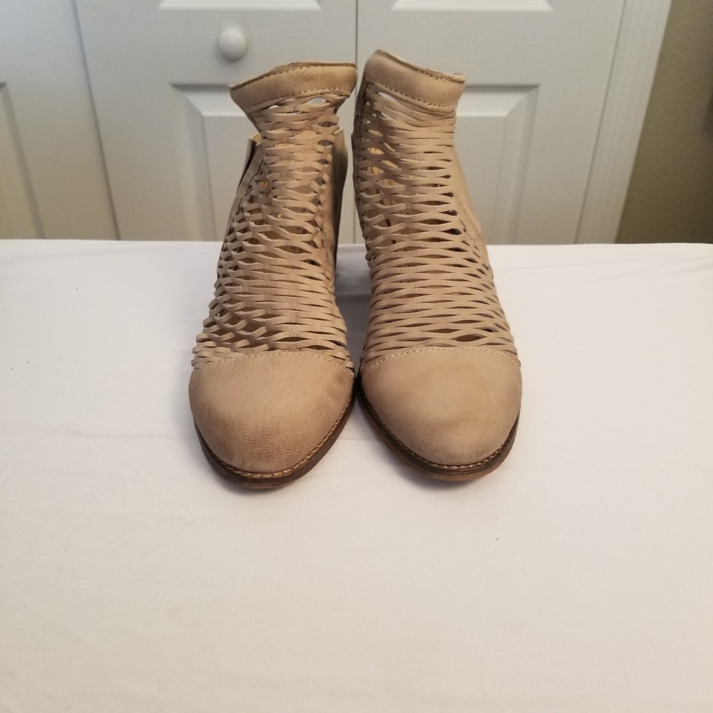 Diba true Tan Leather Woven Lattice Ankle Booties Stacked Block Heel Wm Size 8